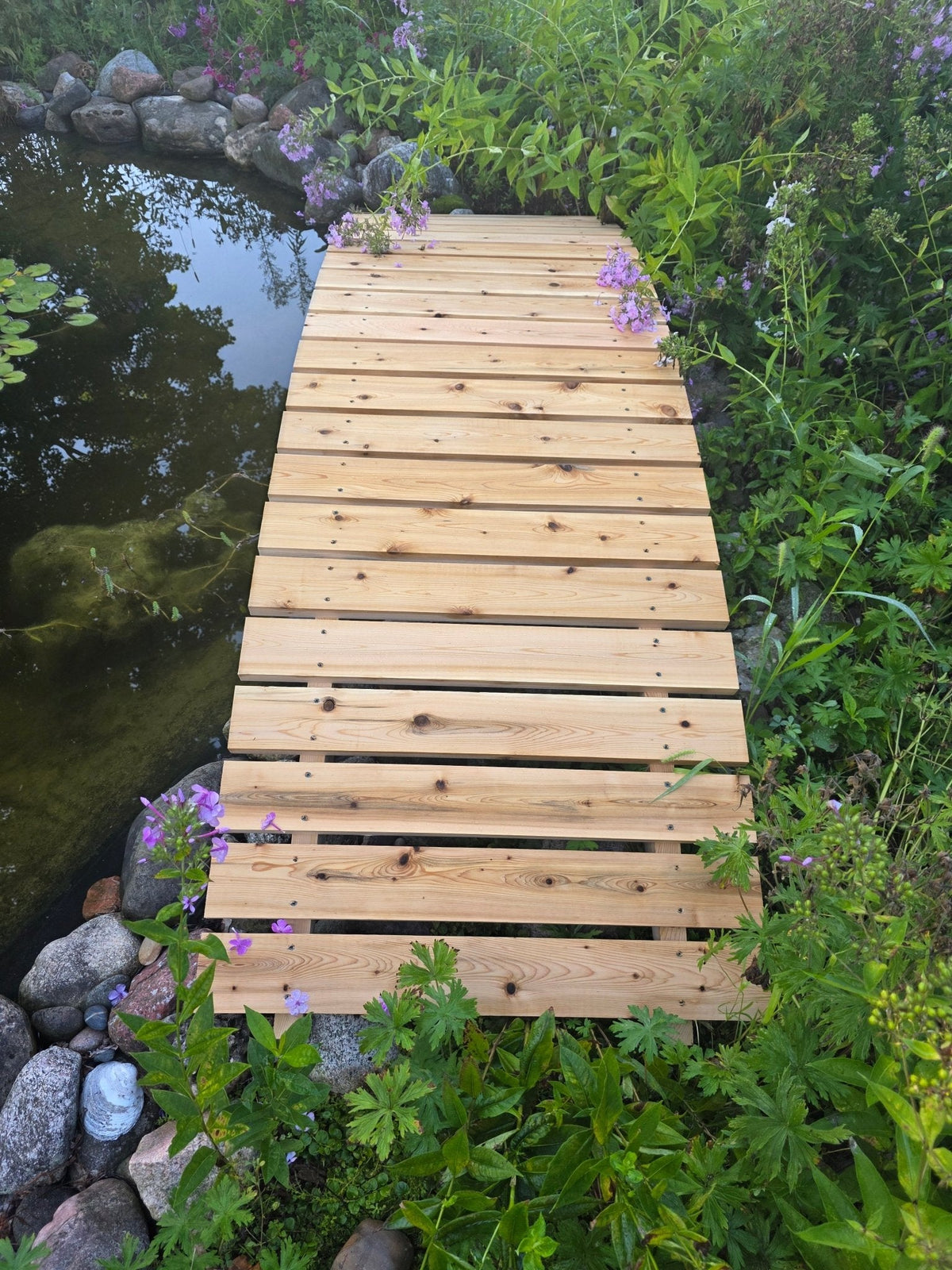Cedar Creek 8-Ft White Cedar Garden Bridge