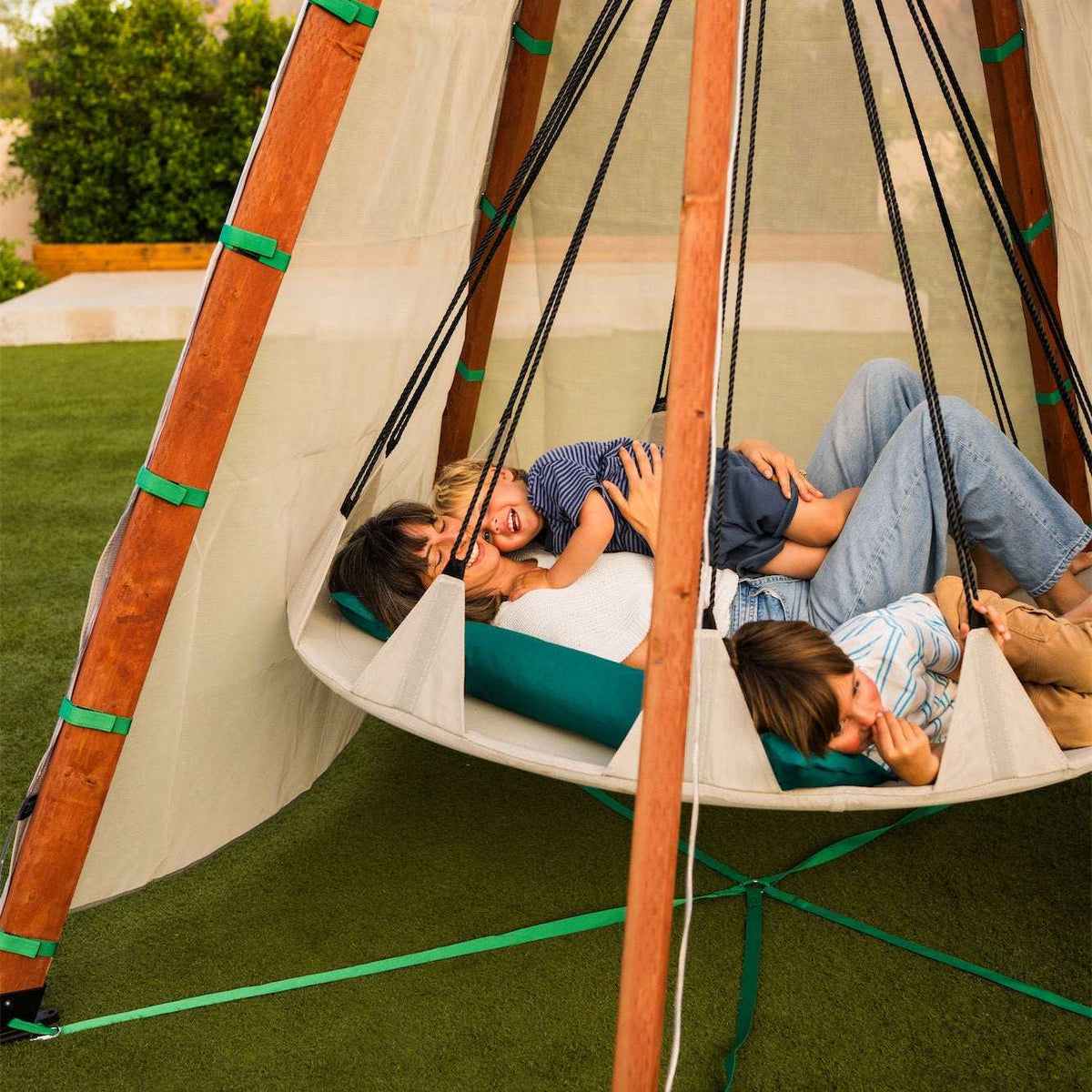 Bijou Build Nest Outdoor Hanging Lounge
