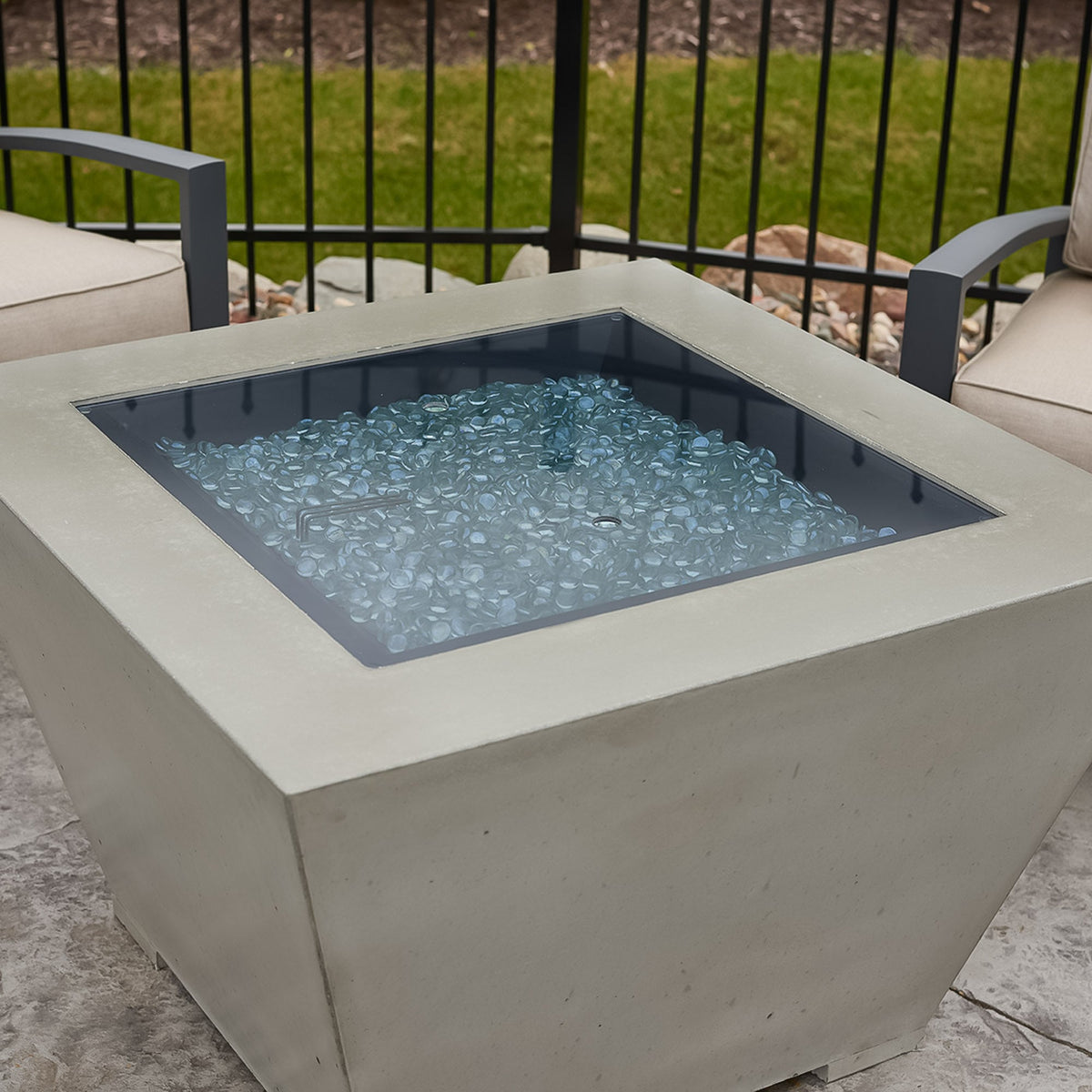 Outdoor GreatRoom Cove 37" Trapezoid Concrete Gas Fire Pit
