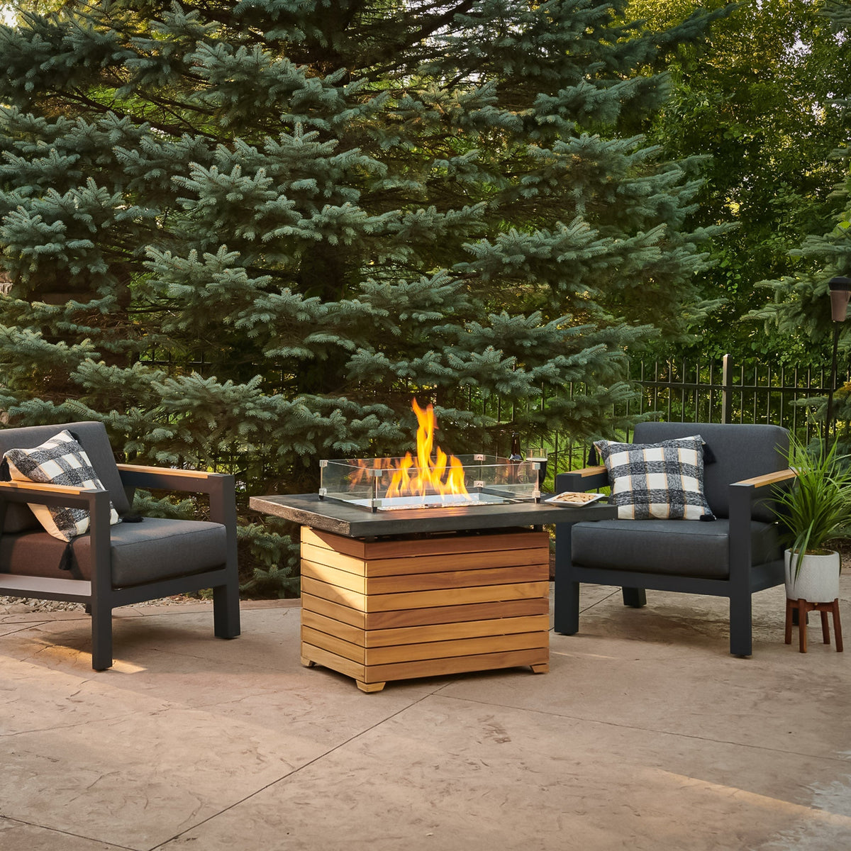 Outdoor GreatRoom Darien 42" Rectangular Gas Fire Pit Table