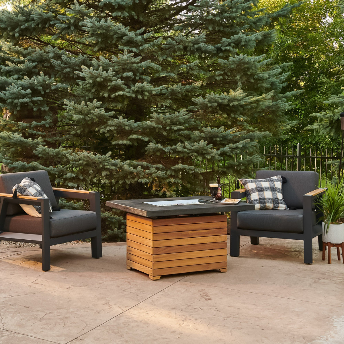 Outdoor GreatRoom Darien 42" Rectangular Gas Fire Pit Table