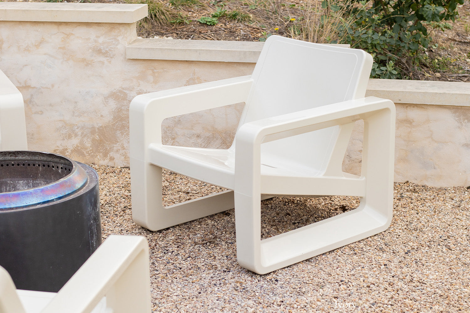 Tupelo Goods Deck Modern Outdoor Lounge Chair – In-Pool & Patio Chair