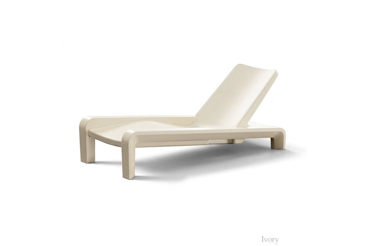 Tupelo Goods Deck Modern Chaise Lounge – In-Pool & Outdoor Lounger