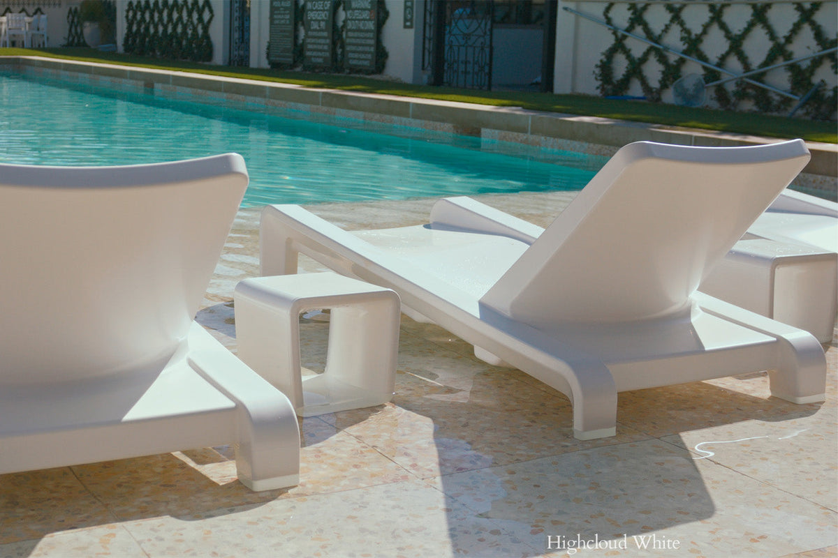 Tupelo Goods Deck Modern Chaise Lounge – In-Pool & Outdoor Lounger