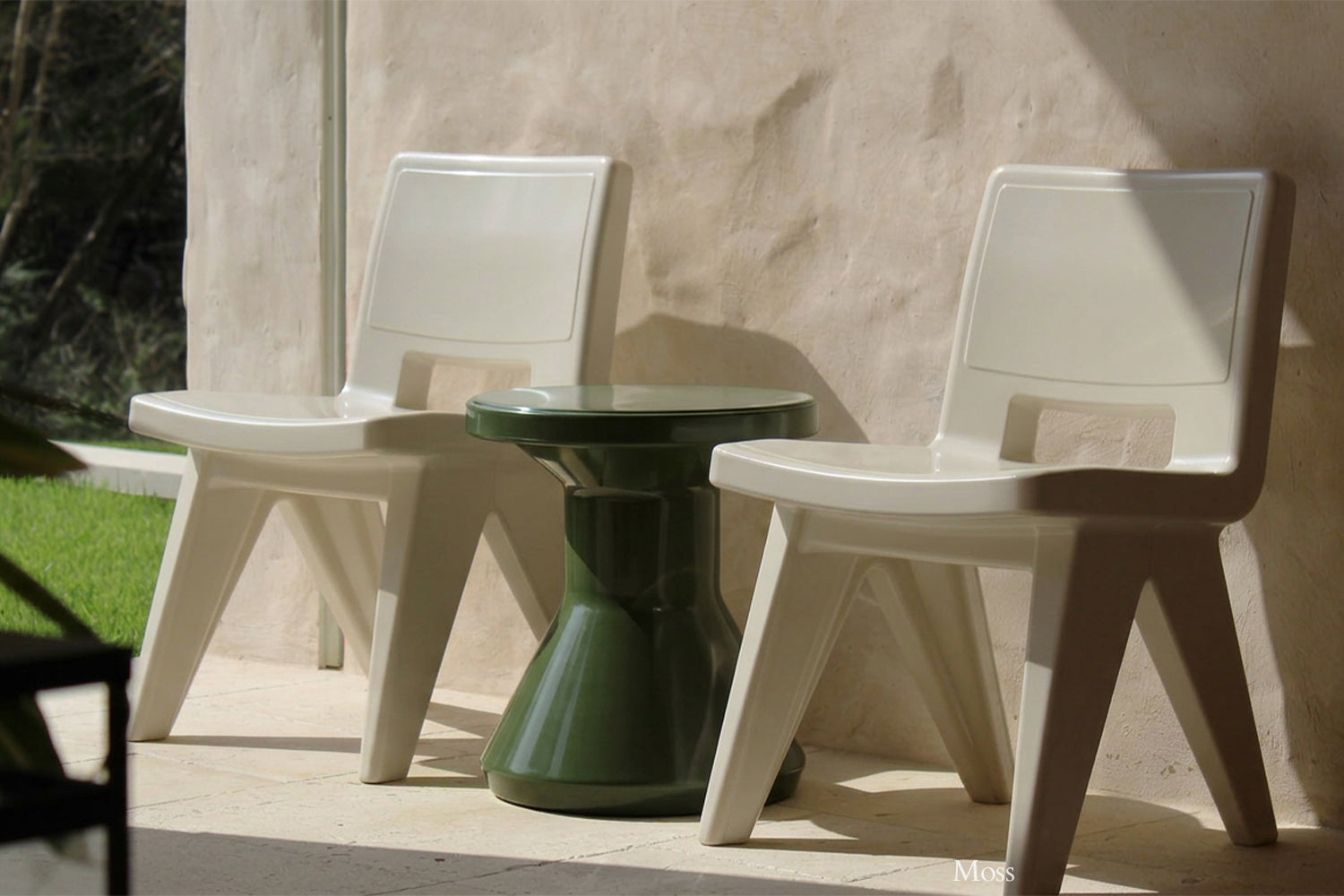 Tupelo Goods Fluent Side Table – In-Pool & Outdoor Table