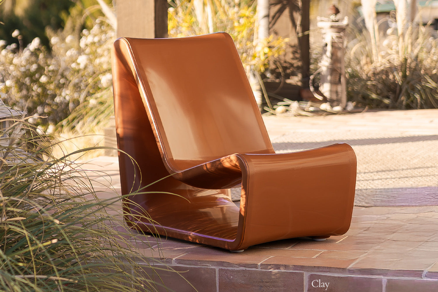 Tupelo Goods Loop Lounge Chair – In-Pool & Outdoor Chair