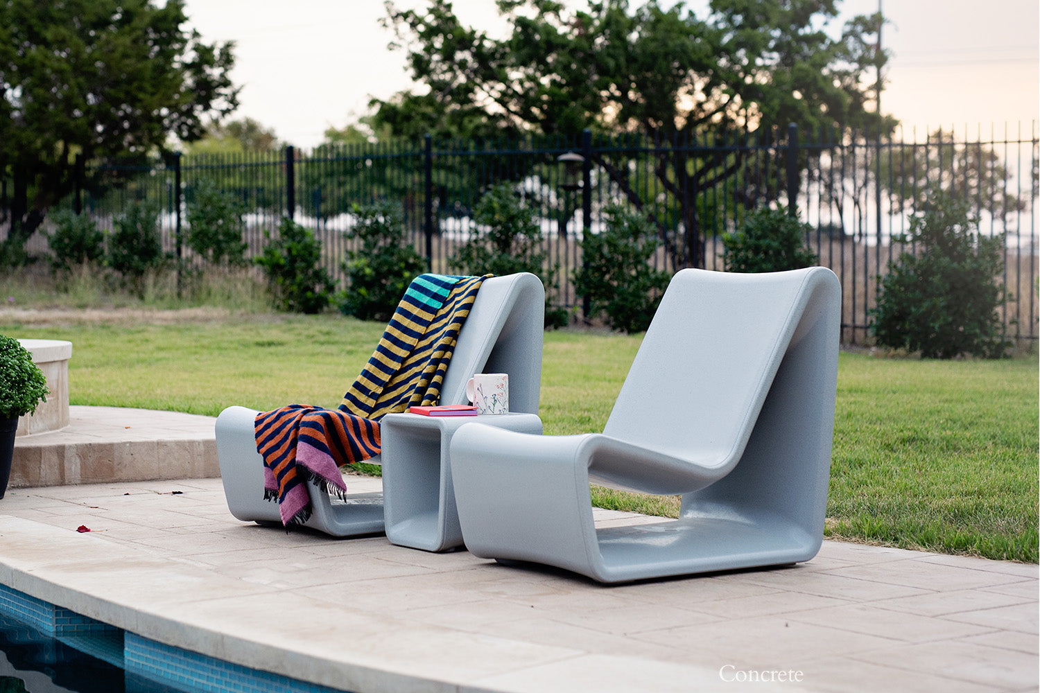 Tupelo Goods Loop Lounge Chair – In-Pool & Outdoor Chair