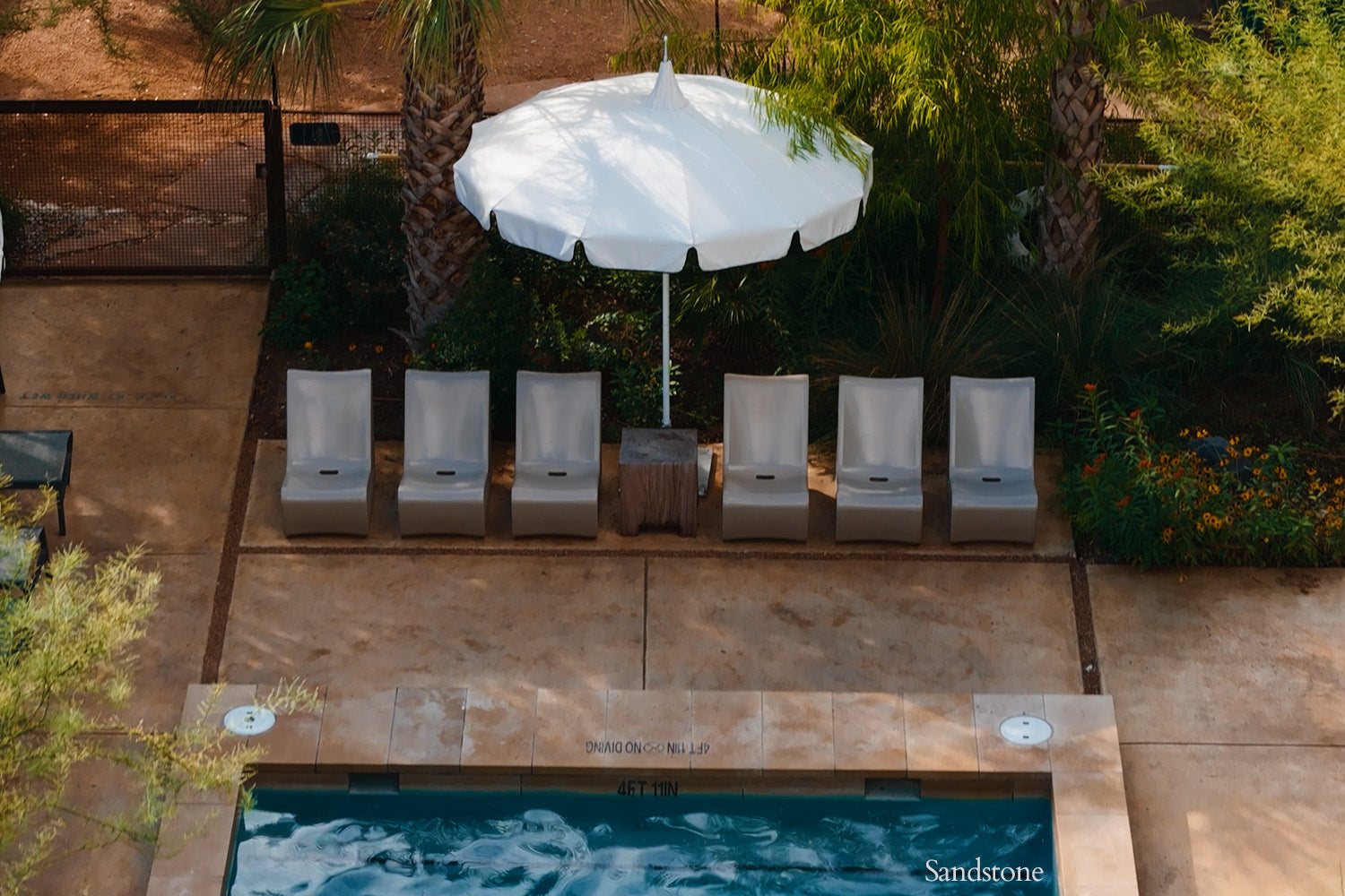 Tupelo Goods Loop Lounge Chair – In-Pool & Outdoor Chair