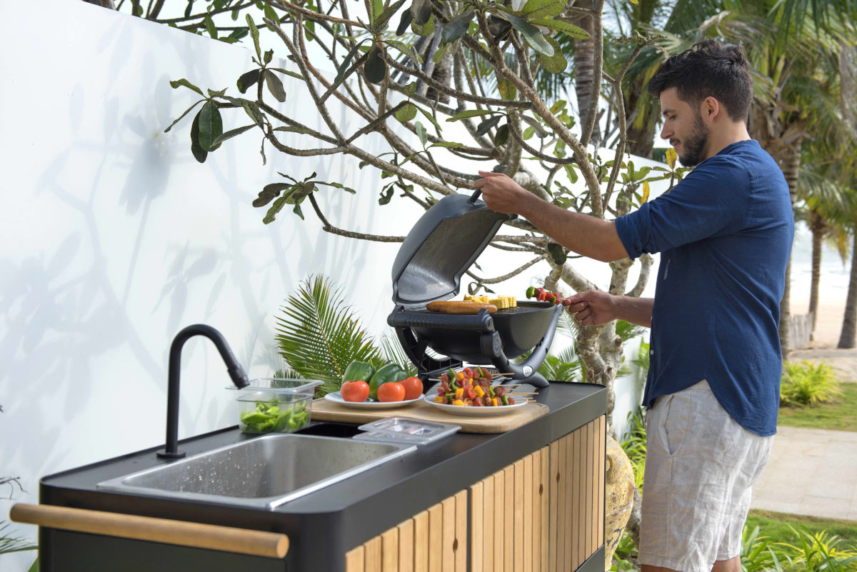 LifestyleGarden Portals Dark Outdoor Kitchen with FSC-Certified Teak, Sink & Tap
