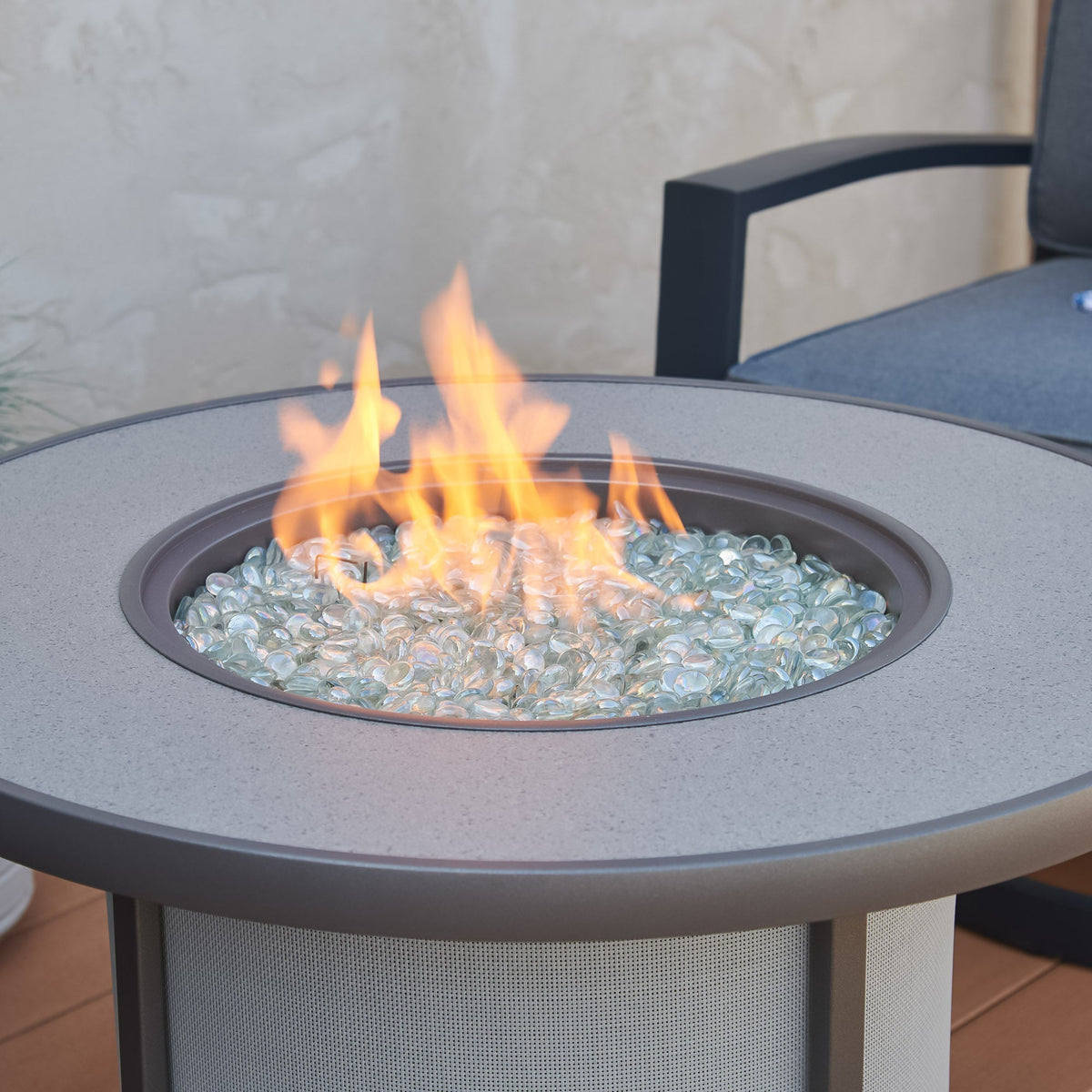 Outdoor GreatRoom Stonefire 32" Round Gas Fire Pit Table