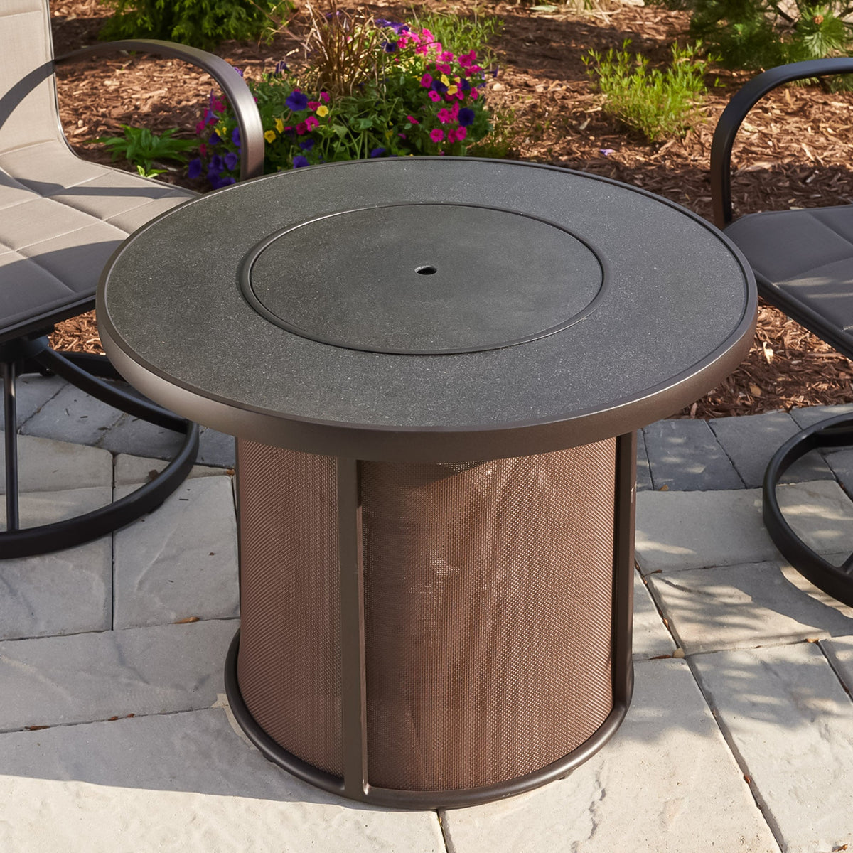 Outdoor GreatRoom Stonefire 32" Round Gas Fire Pit Table