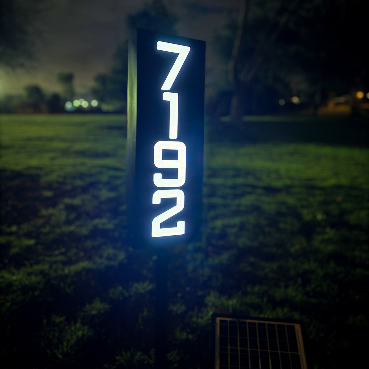 Selegna Signs Solar-Powered Illuminated House Number Sign – Staked Outdoor Address Sign