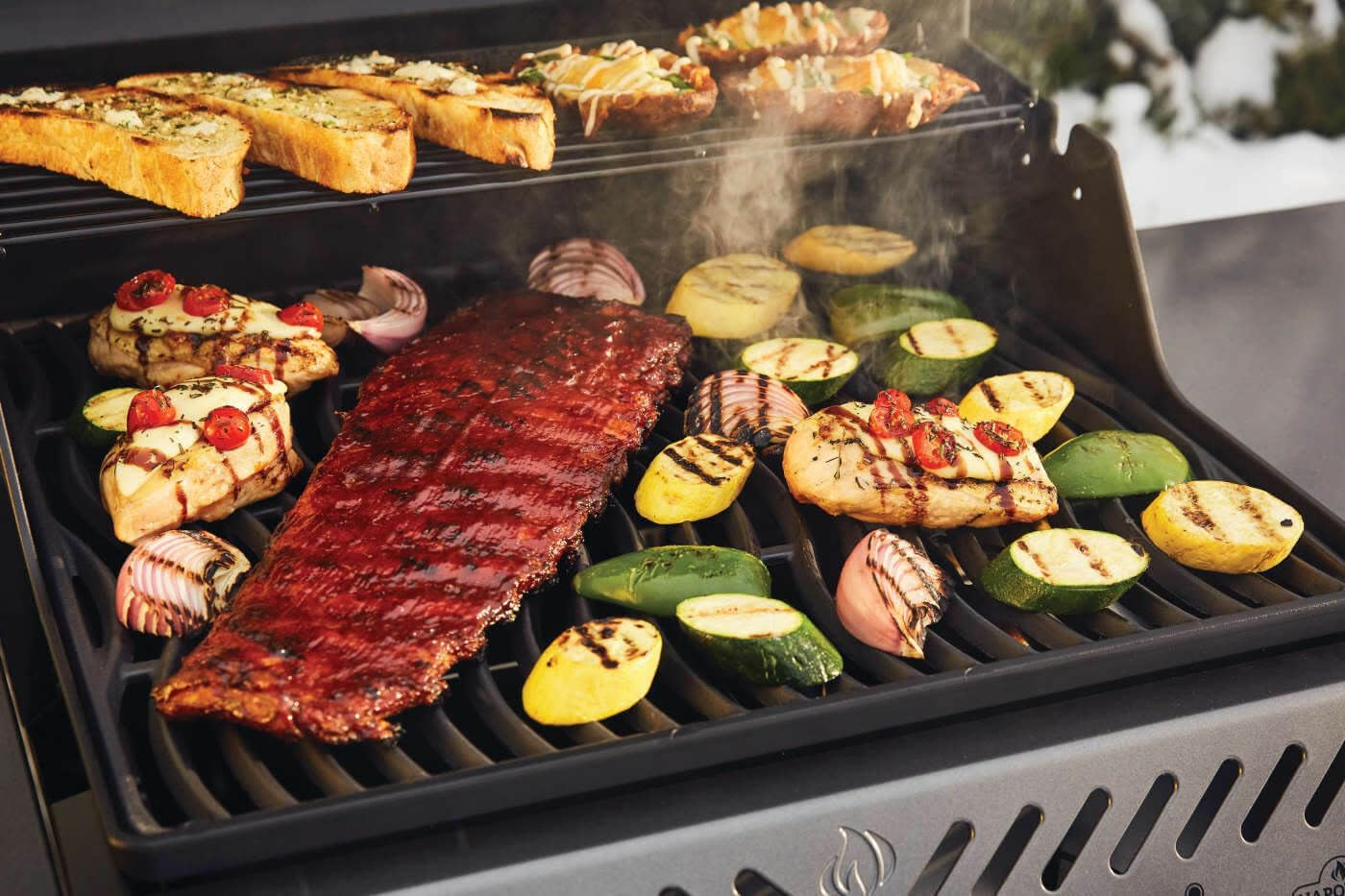 Freestyle 365 Propane Gas Outdoor Grill, Graphite Grey – 3-Burner BBQ with Porcelain Coated Cast Iron Iconic WAVE™ Cooking Grids