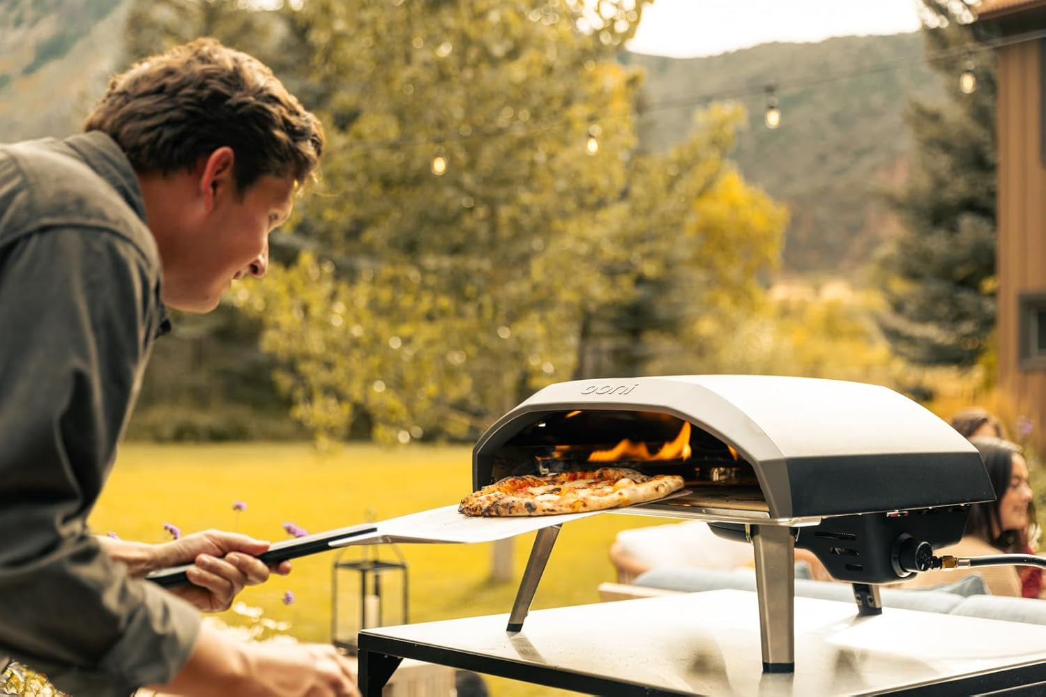 Ooni Koda 16 Propane Gas Pizza Oven – 16" Gas Powered Outdoor Oven with 28 Mbar Regulator and Gas Hose, Gas Powered Portable Pizza Oven - Foundry Black