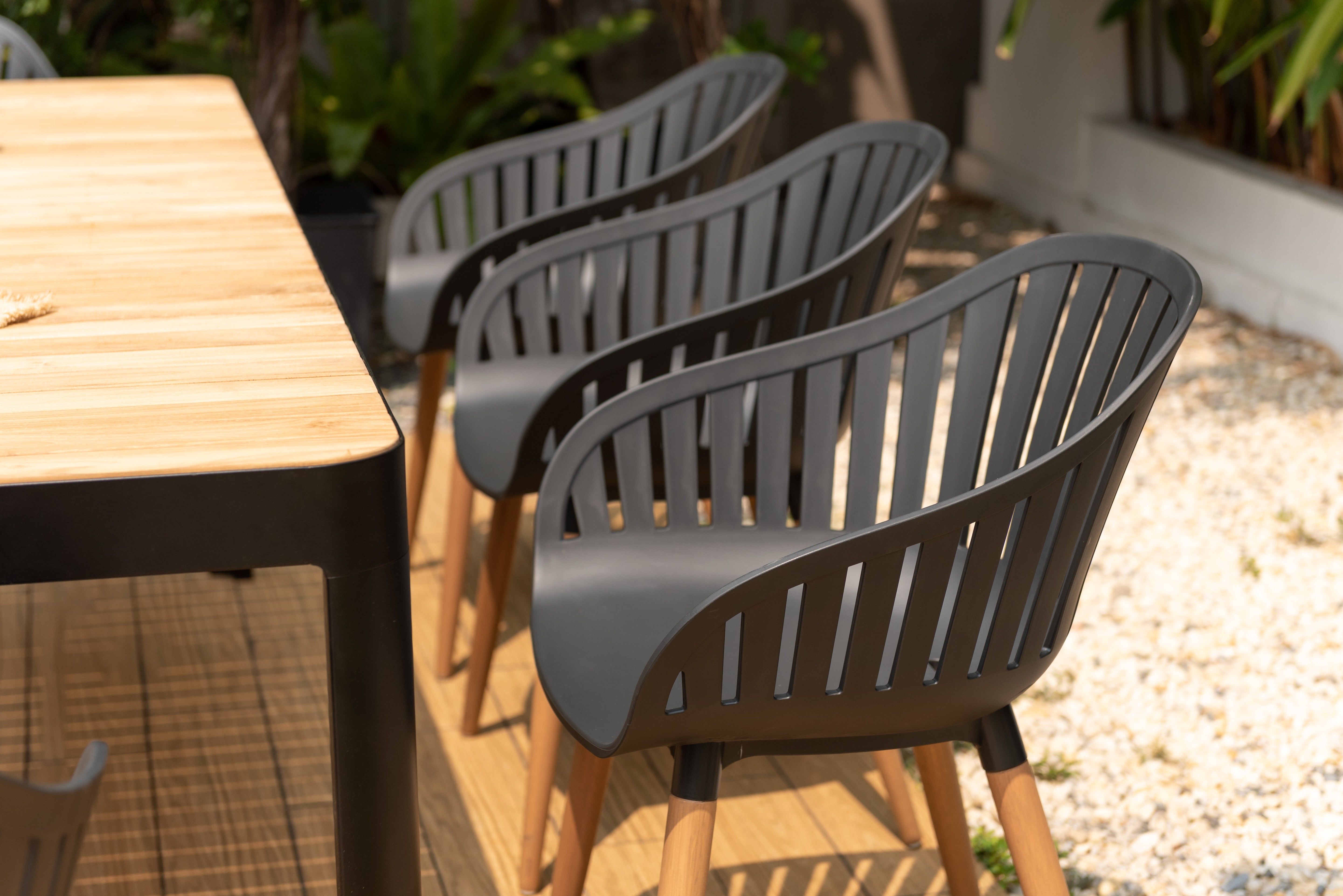 LifestyleGarden Portals &amp; Nassau 6–8 Person Outdoor Dining Set