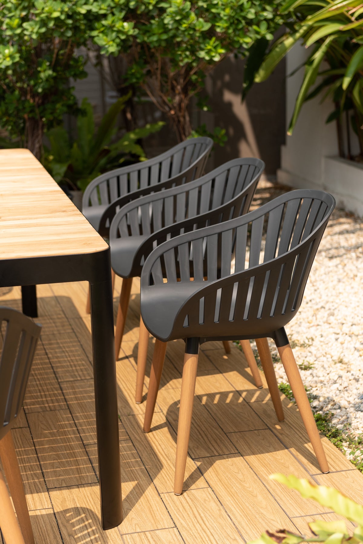 LifestyleGarden Portals &amp; Nassau 6–8 Person Outdoor Dining Set