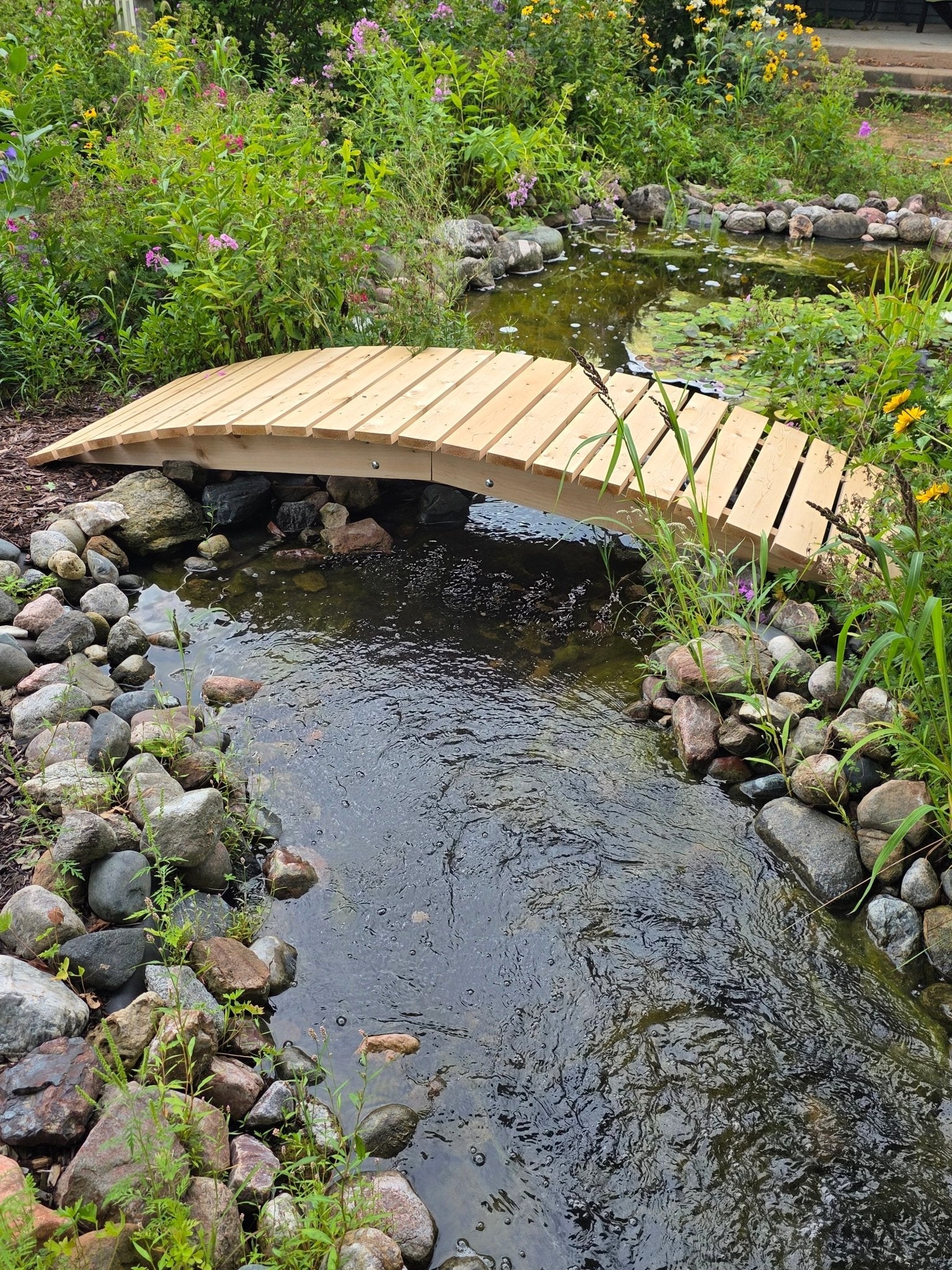 Cedar Creek 8-Ft White Cedar Garden Bridge