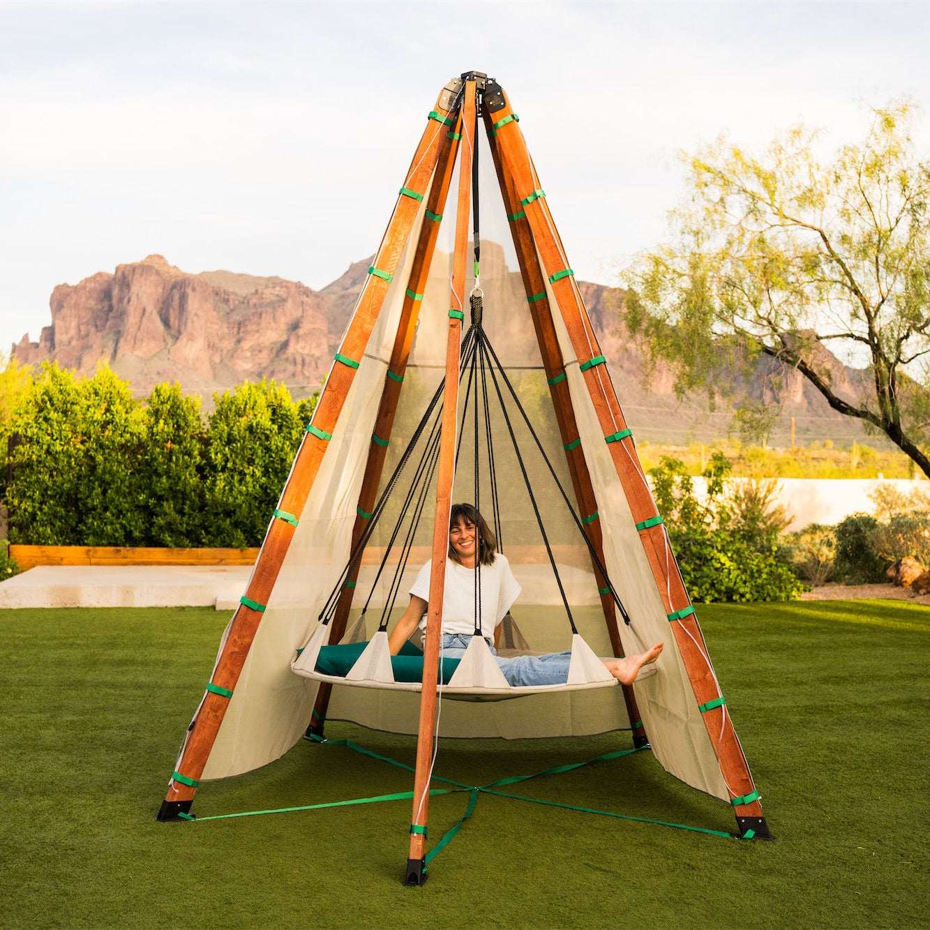 Bijou Build Nest Outdoor Hanging Lounge