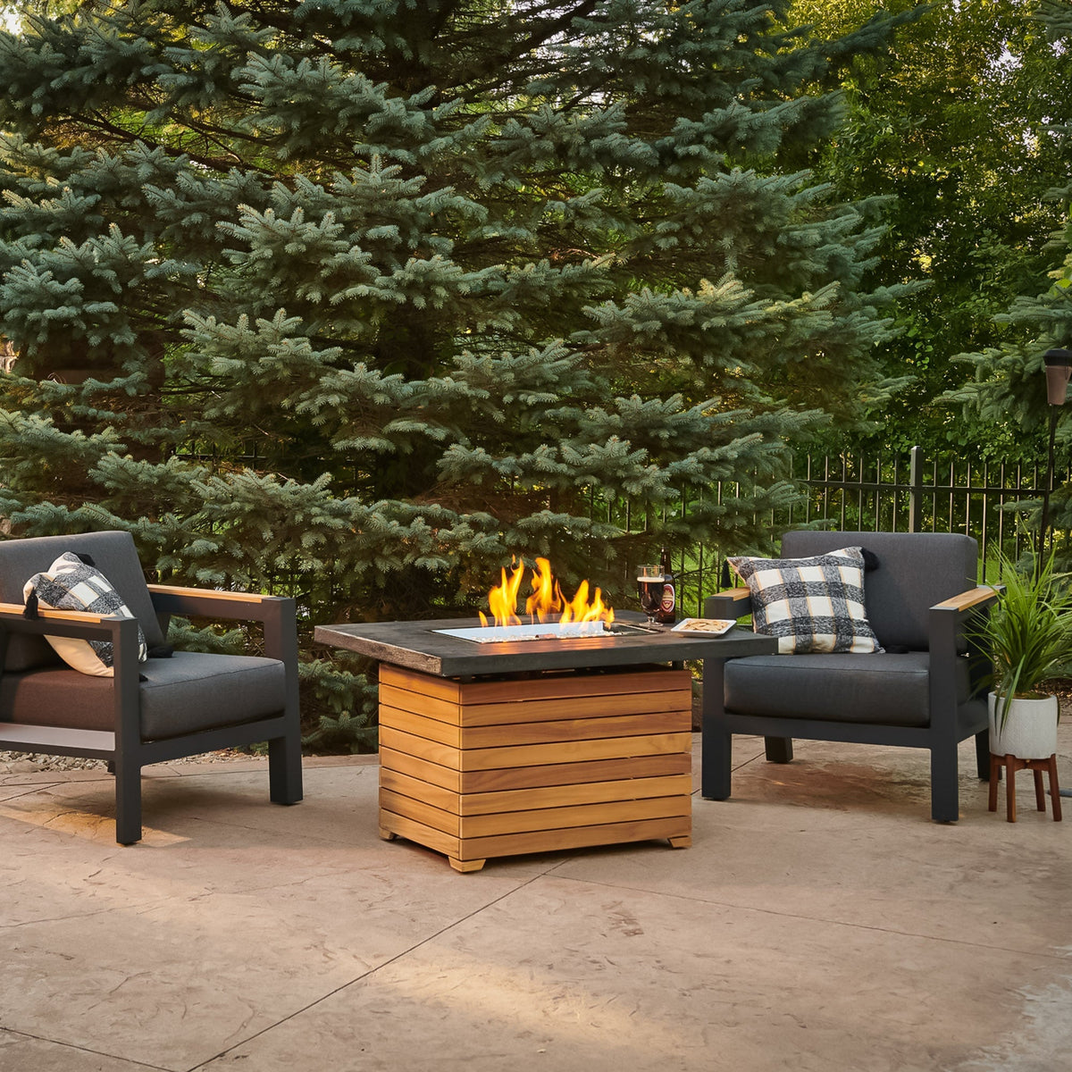 Outdoor GreatRoom Darien 42" Rectangular Gas Fire Pit Table