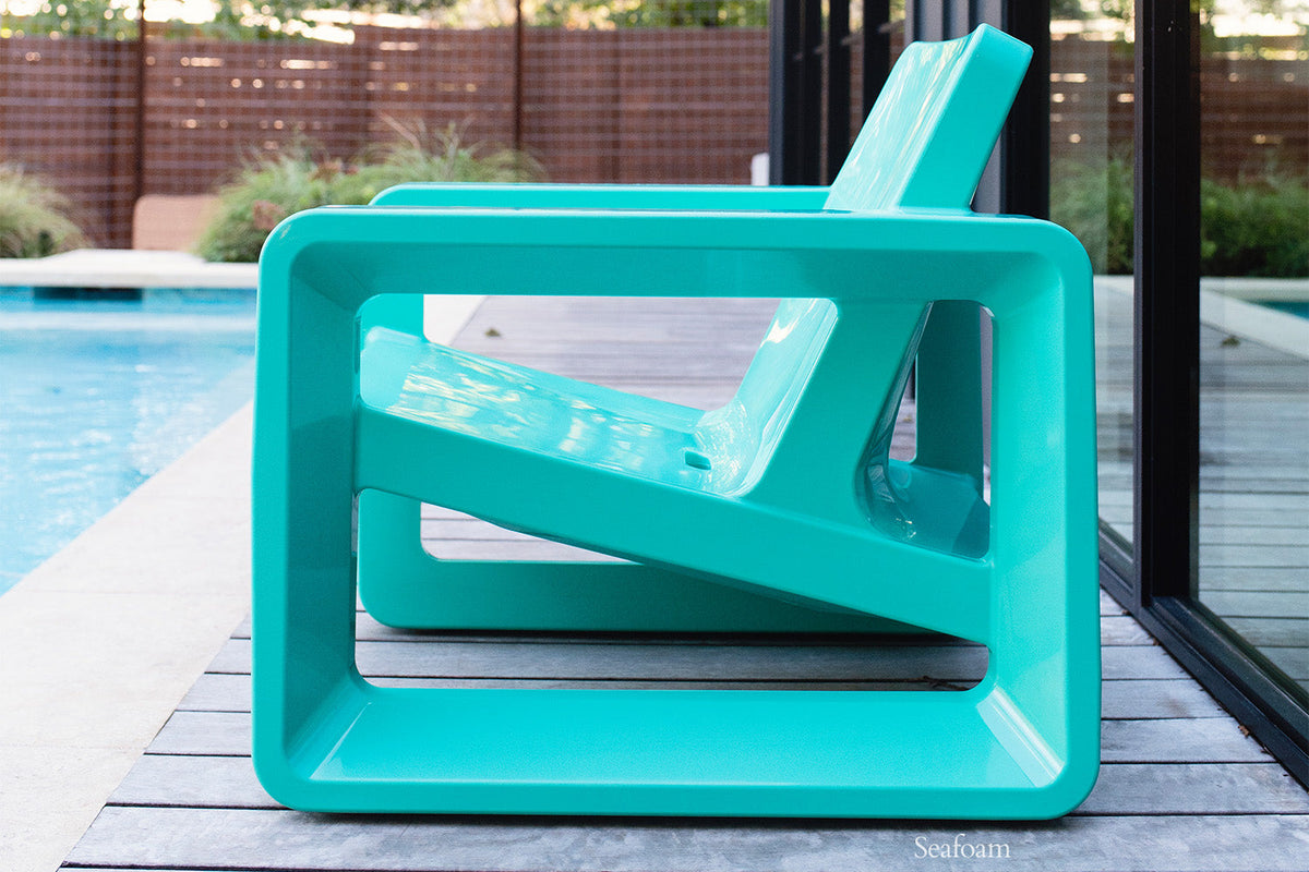 Tupelo Goods Deck Modern Outdoor Lounge Chair – In-Pool & Patio Chair