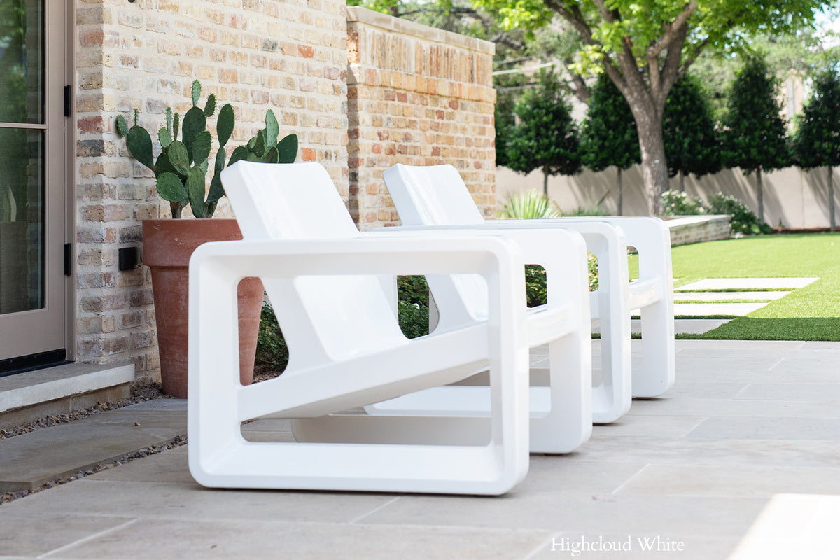 Tupelo Goods Deck Modern Outdoor Lounge Chair – In-Pool & Patio Chair