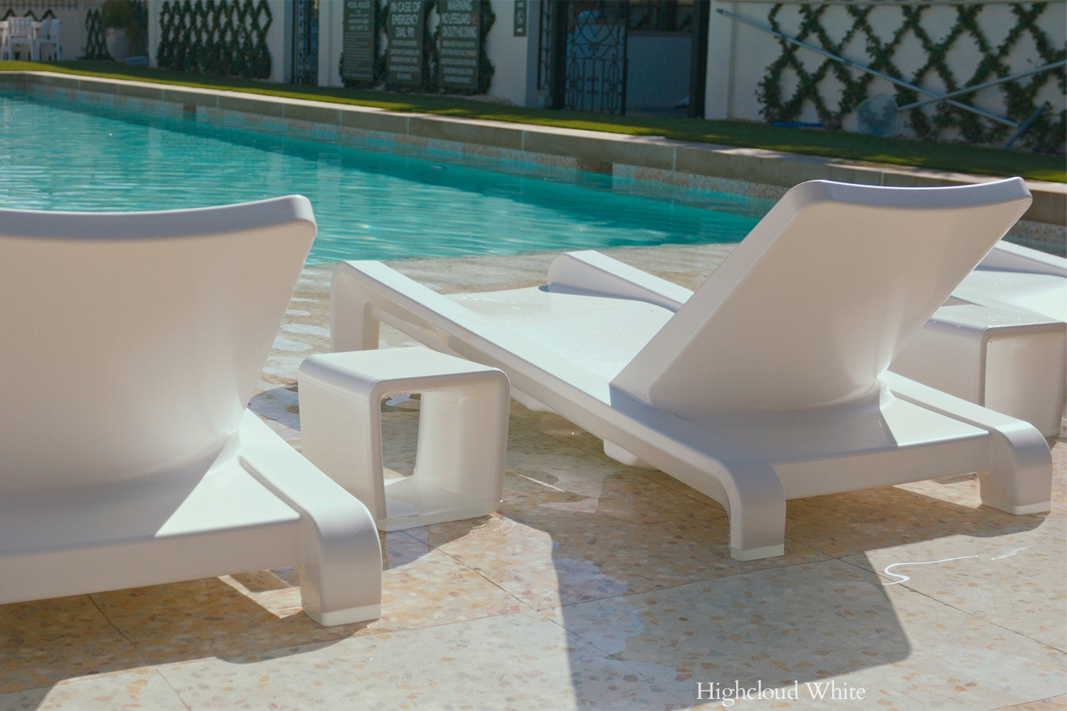 Tupelo Goods Deck Modern Chaise Lounge – In-Pool & Outdoor Lounger