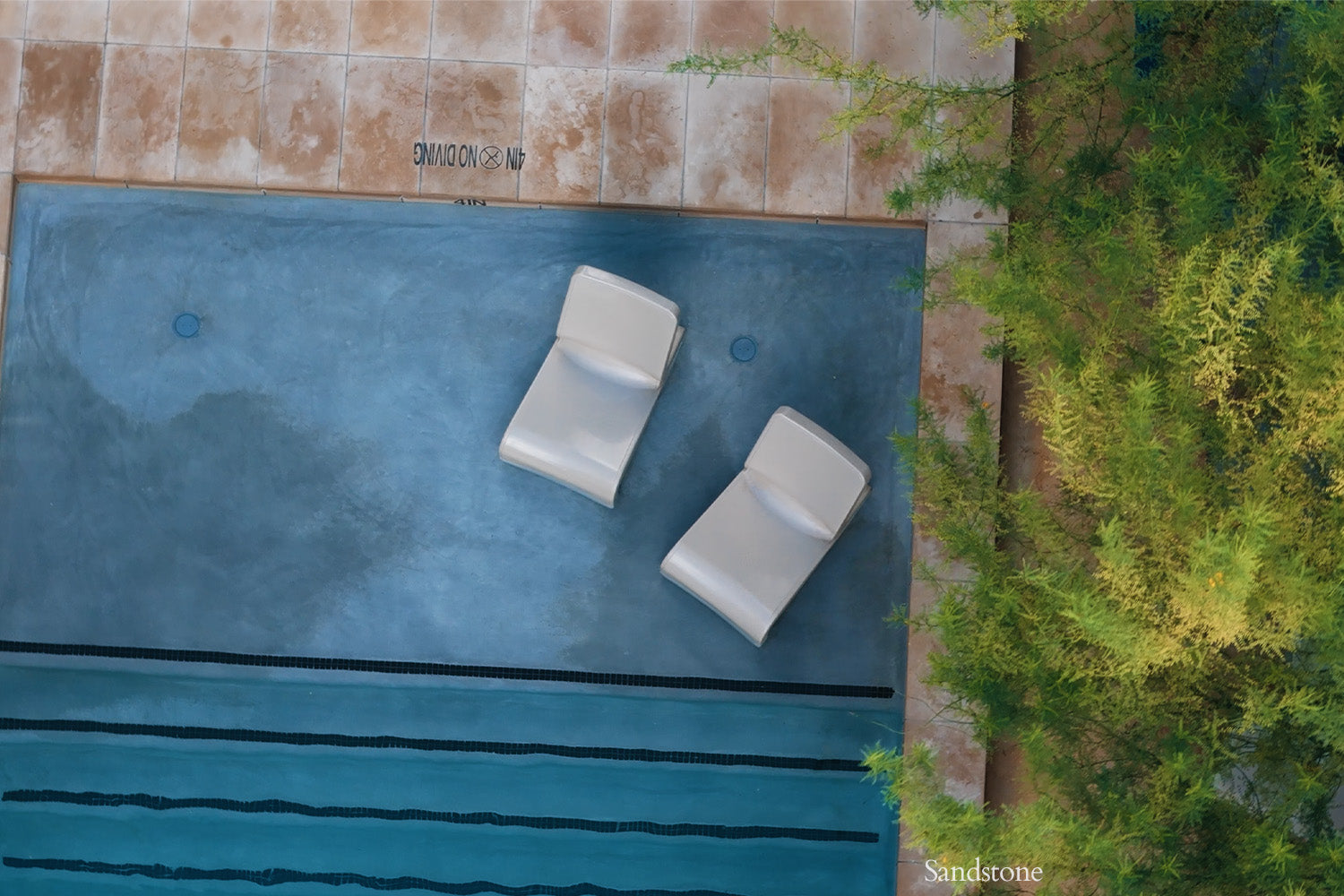 Tupelo Goods Line Lounge Chair – In-Pool & Outdoor Chair