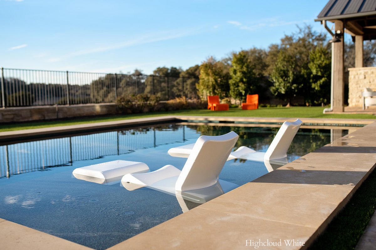 Tupelo Goods Line Lounge Chair – In-Pool & Outdoor Chair