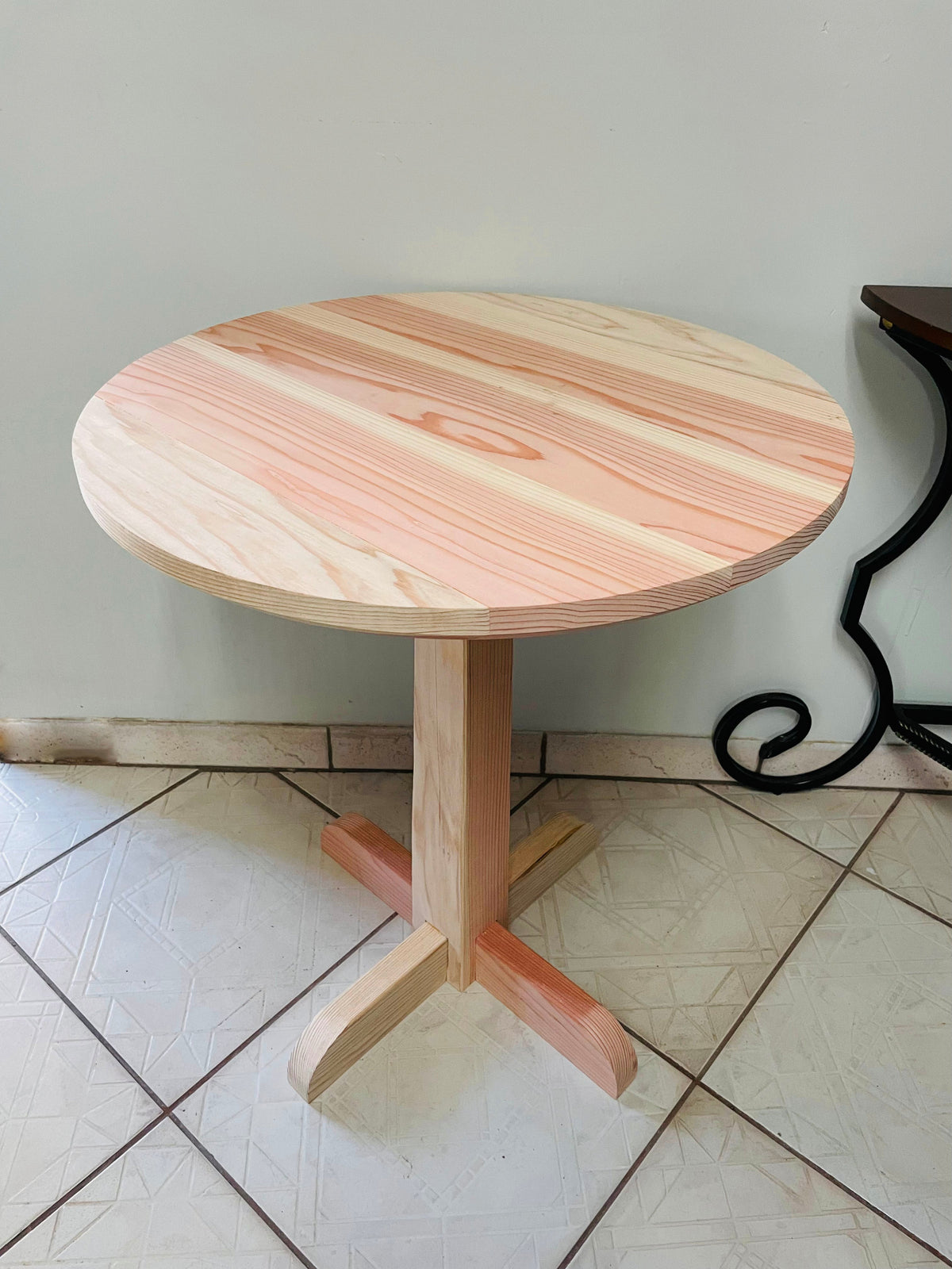 Best Redwood San Obispo Solid Redwood Round Table
