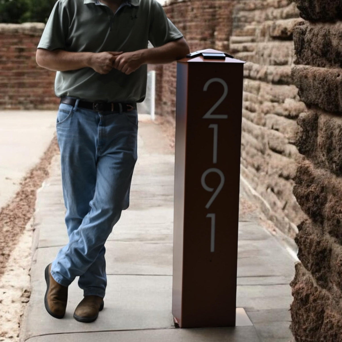 XL Modern Address Numbers Column