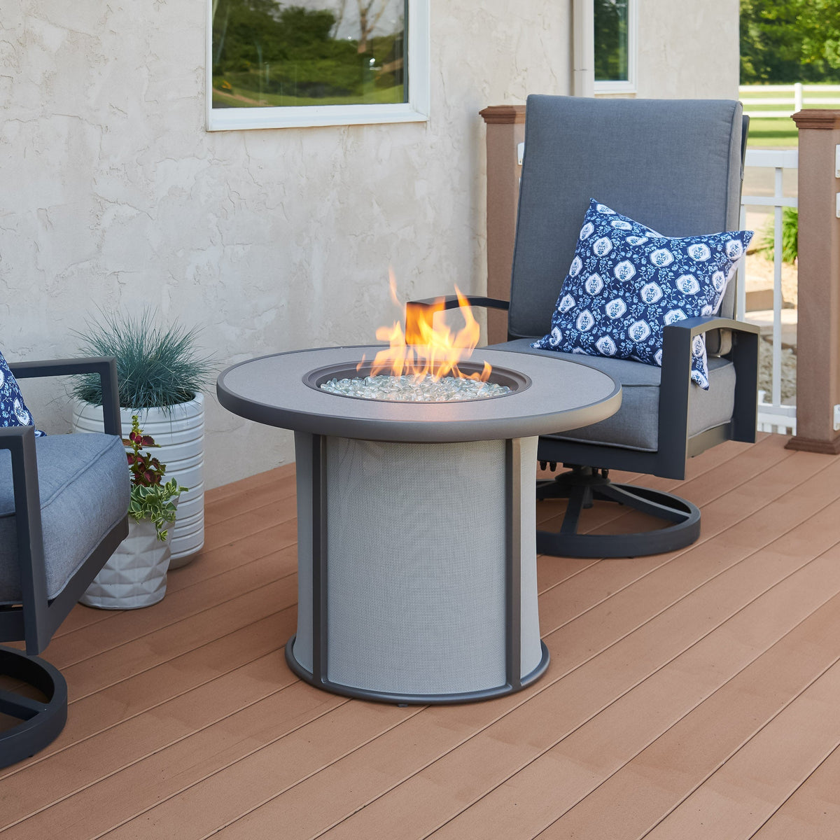 Outdoor GreatRoom Stonefire 32" Round Gas Fire Pit Table
