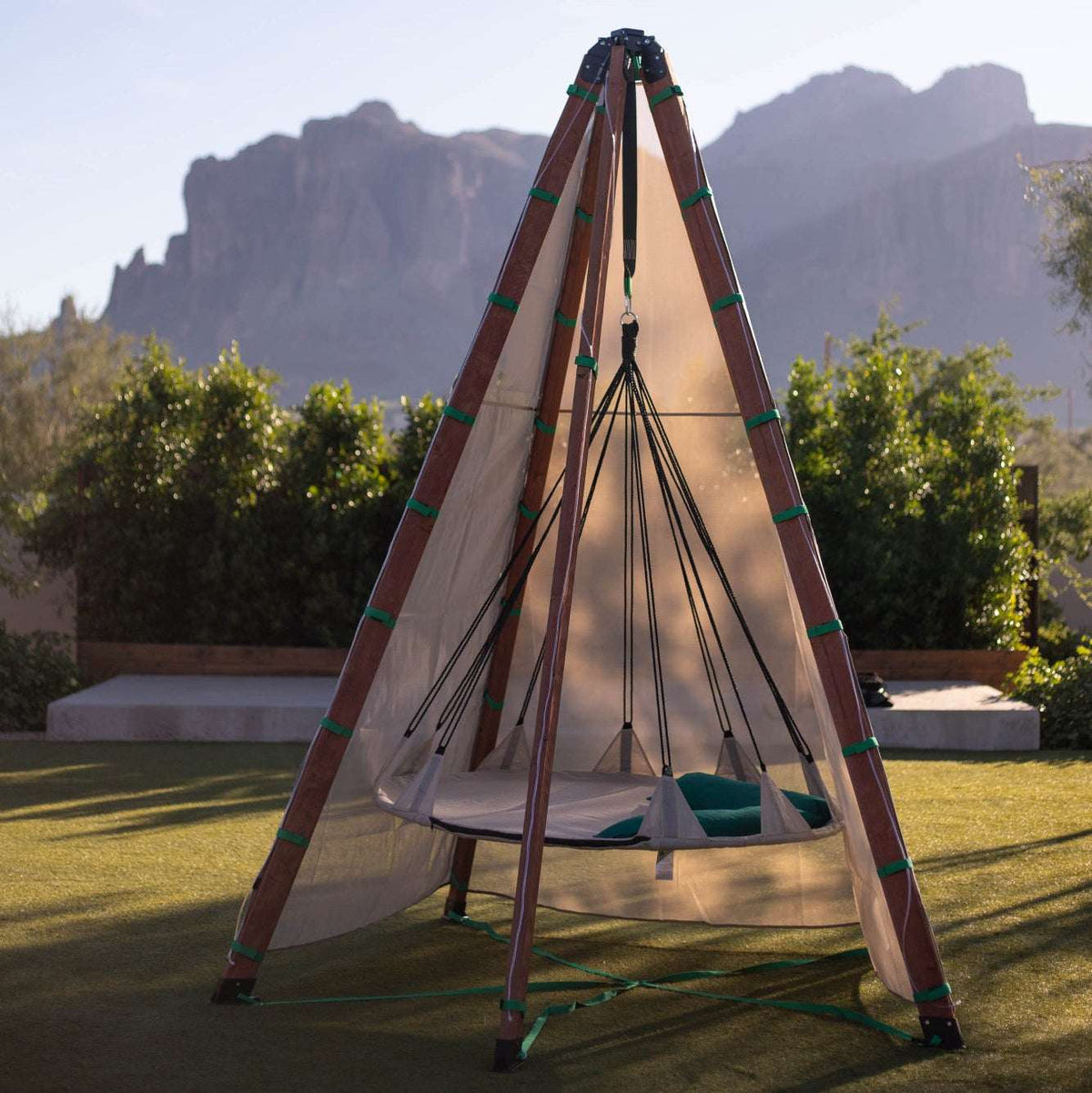 Bijou Build Nest Outdoor Hanging Lounge