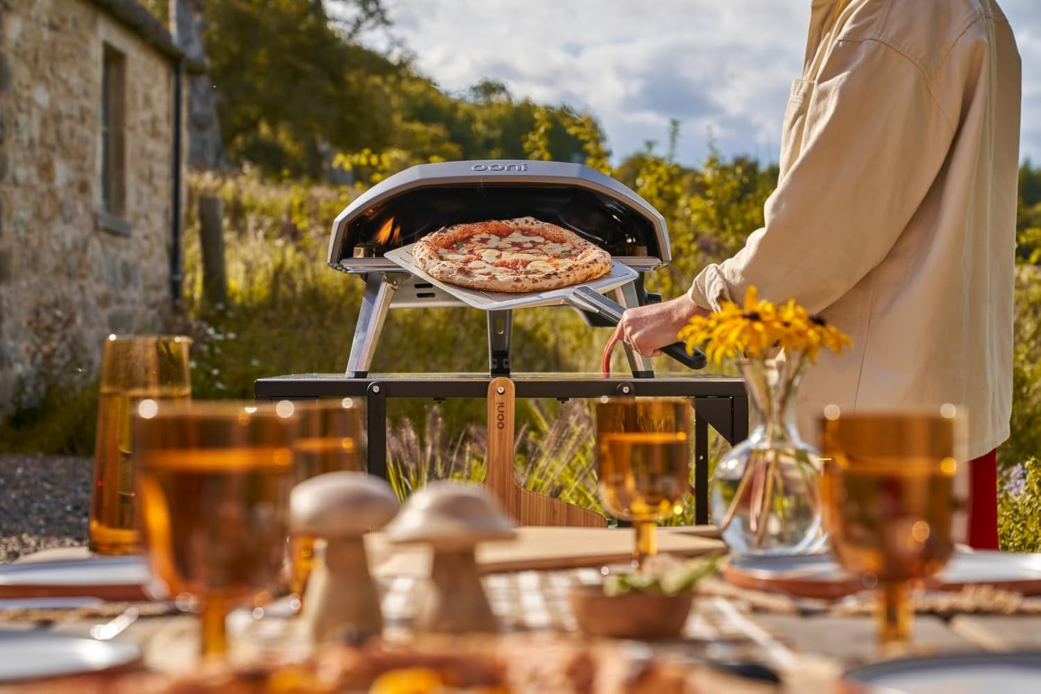 Ooni Koda 16 Propane Gas Pizza Oven – 16" Gas Powered Outdoor Oven with 28 Mbar Regulator and Gas Hose, Gas Powered Portable Pizza Oven - Foundry Black