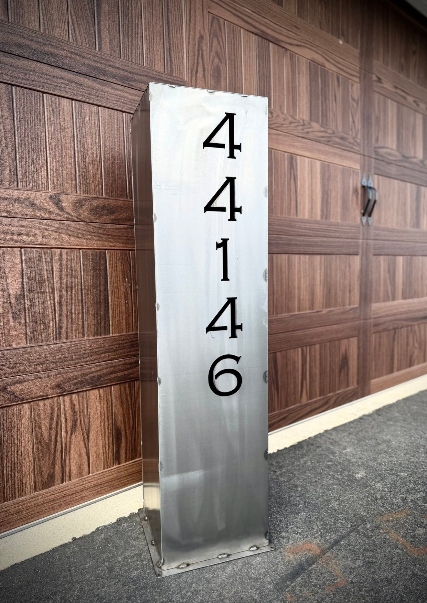 North Forge Solar-Powered Extra-Wide Address Pillar – Custom Steel House Number Sign